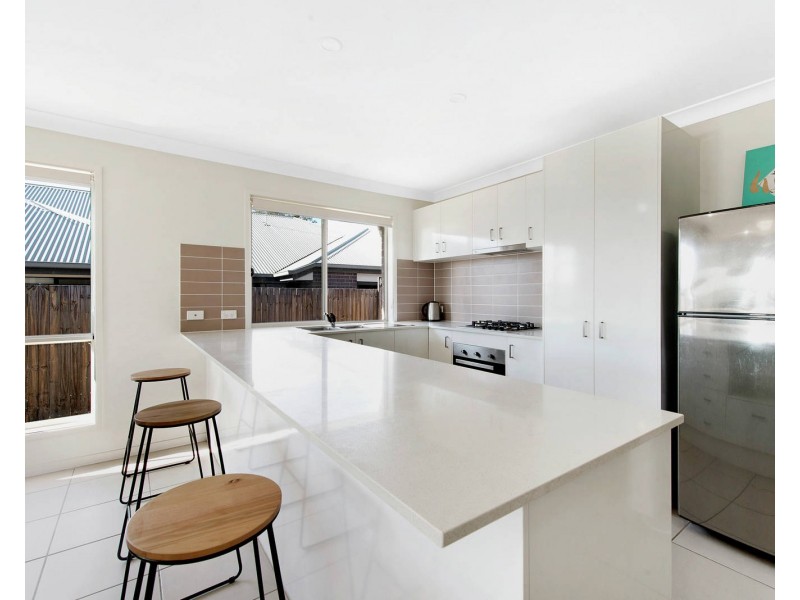 32 Oakwood Street, Pimpama QLD 4209