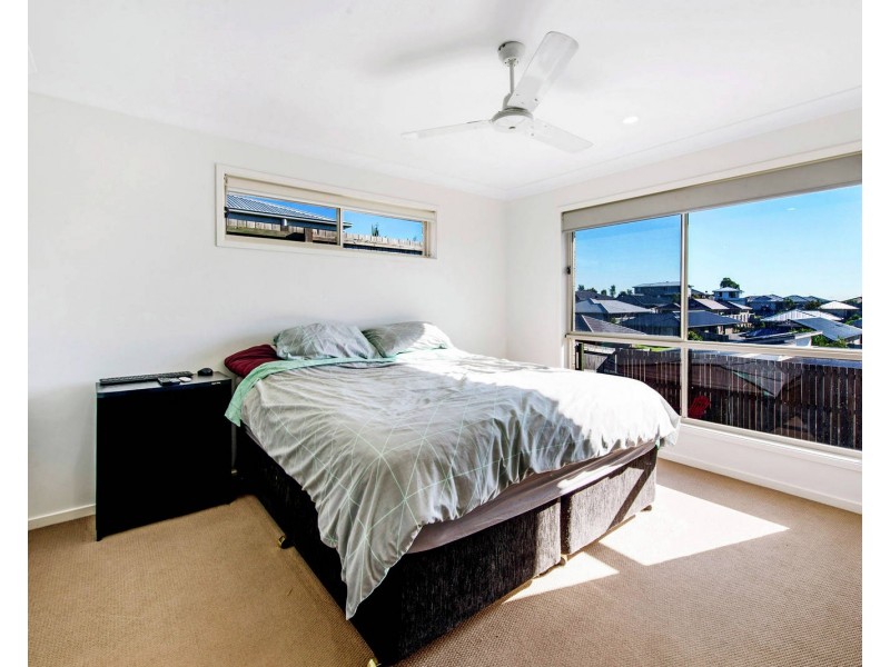 32 Oakwood Street, Pimpama QLD 4209