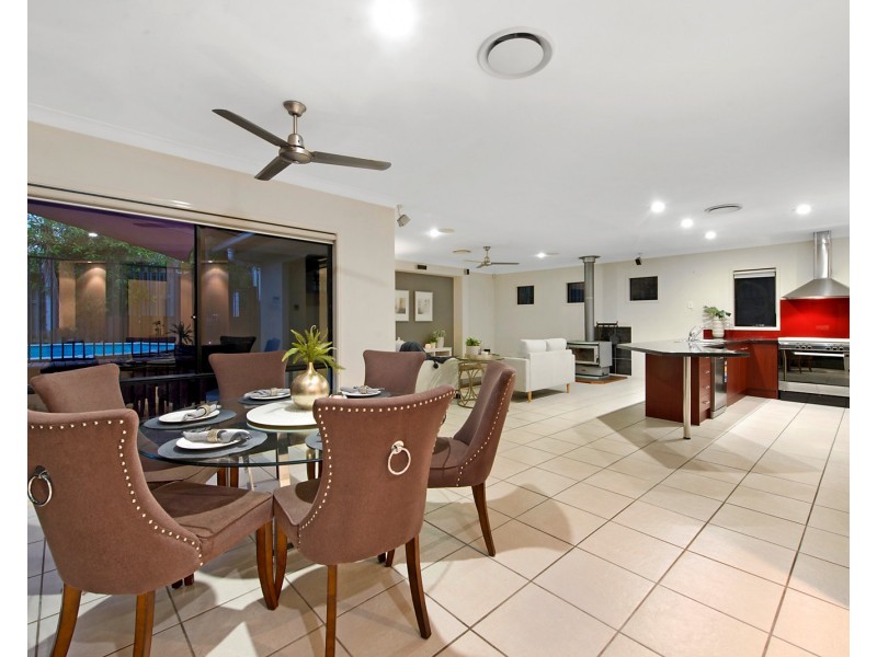 37 Carmarthen Circuit, Pacific Pines QLD 4211