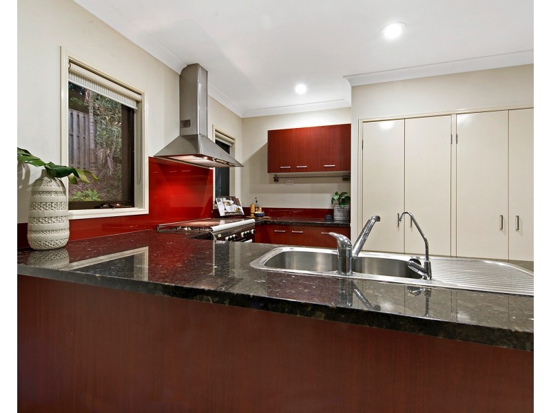 37 Carmarthen Circuit, Pacific Pines QLD 4211