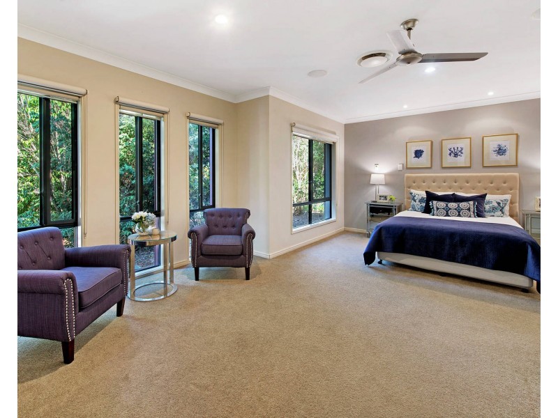 37 Carmarthen Circuit, Pacific Pines QLD 4211