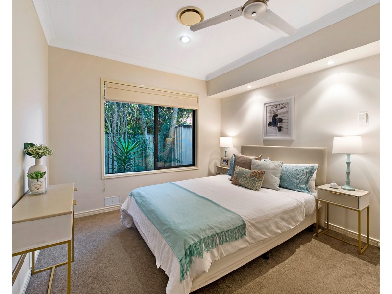 37 Carmarthen Circuit, Pacific Pines QLD 4211