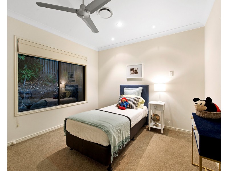 37 Carmarthen Circuit, Pacific Pines QLD 4211