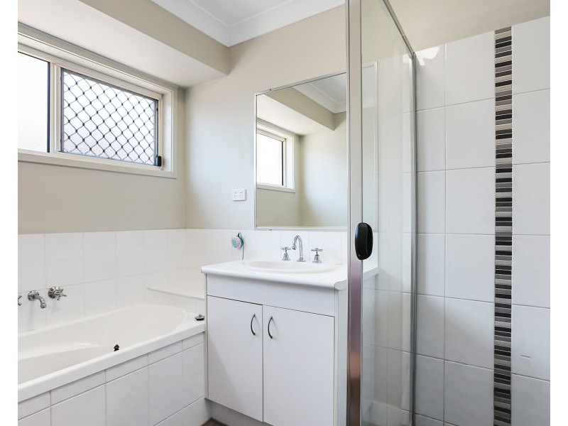 11 Regency Crescent, Moggill QLD 4070