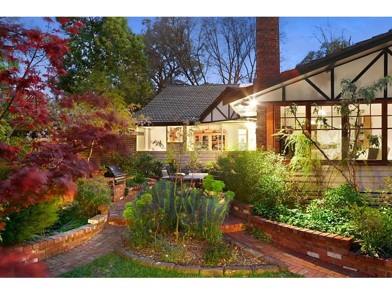 33 The Avenue, Blackburn VIC 3130