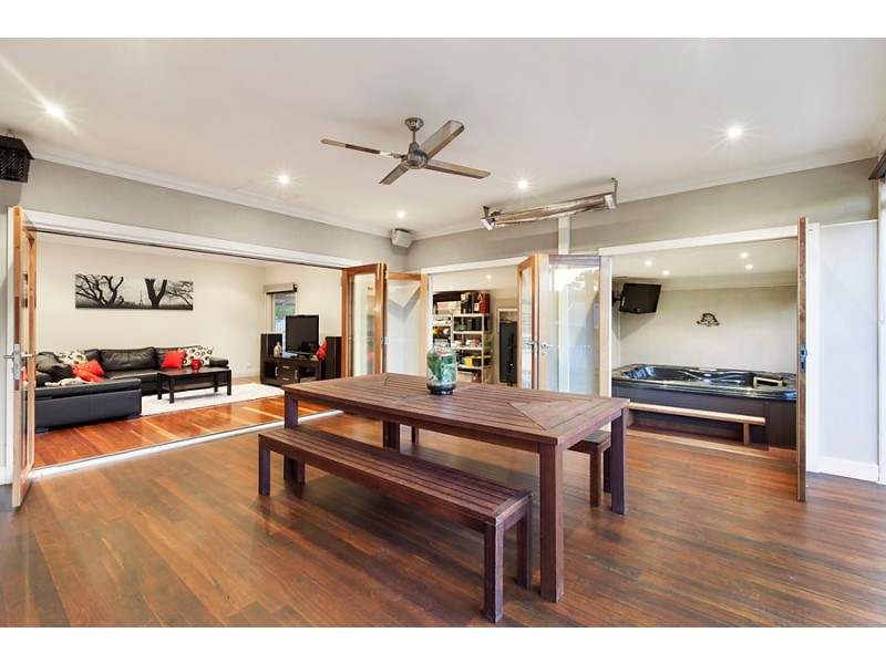 35 Cornfield Grove, Box Hill South VIC 3128