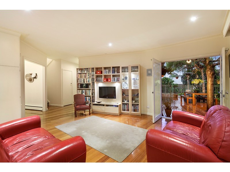 8 Kinkora Road, Blackburn VIC 3130