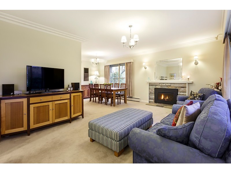 8 Kinkora Road, Blackburn VIC 3130