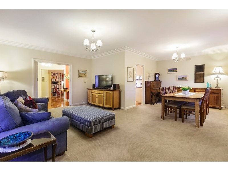 8 Kinkora Road, Blackburn VIC 3130