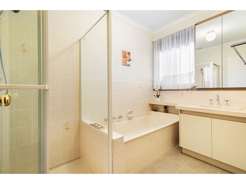 1/3 Avon Avenue, Mitcham VIC 3132