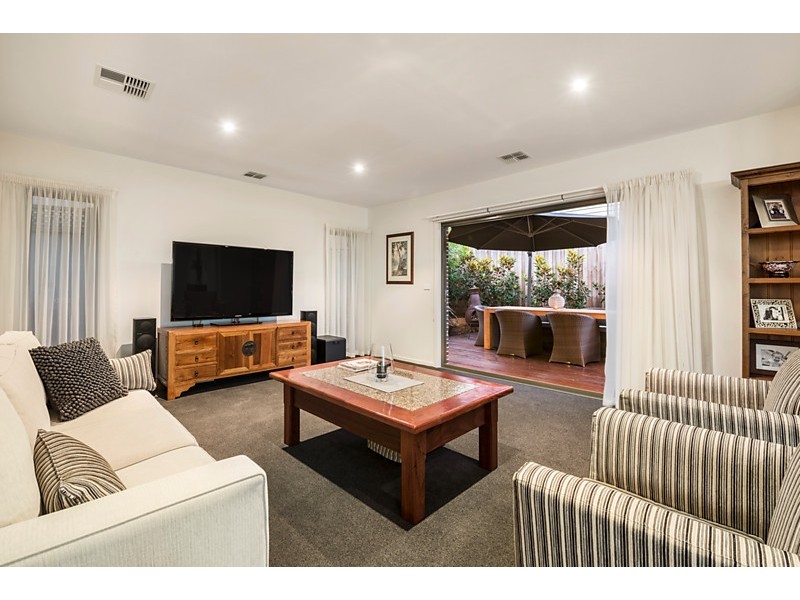 18a Simpson Street, Mitcham VIC 3132