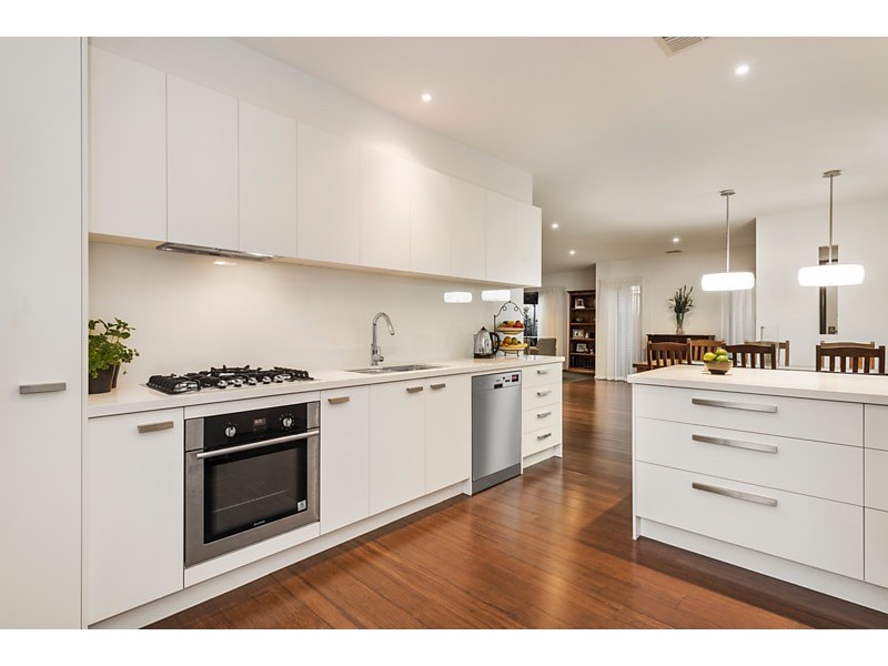 18a Simpson Street, Mitcham VIC 3132