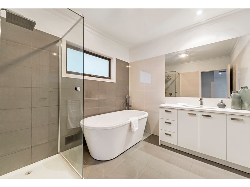 18a Simpson Street, Mitcham VIC 3132