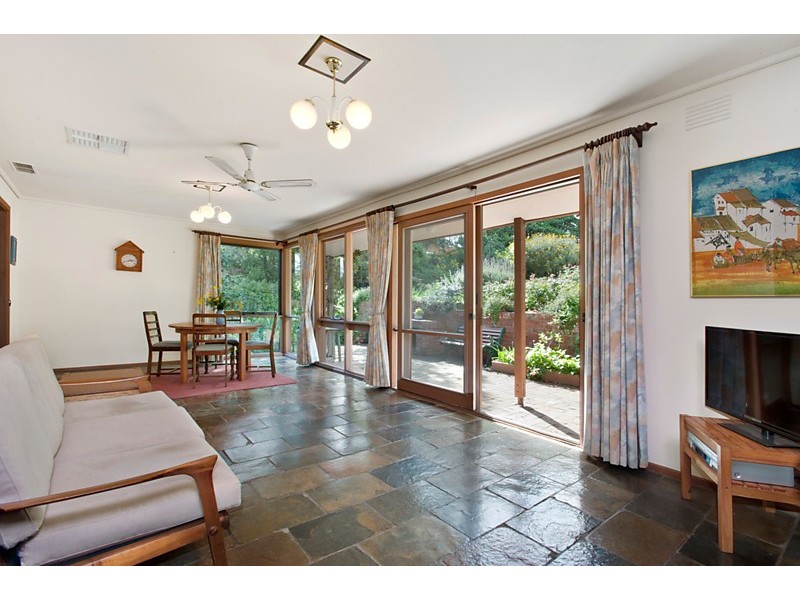 30 Dickens Street, Blackburn VIC 3130