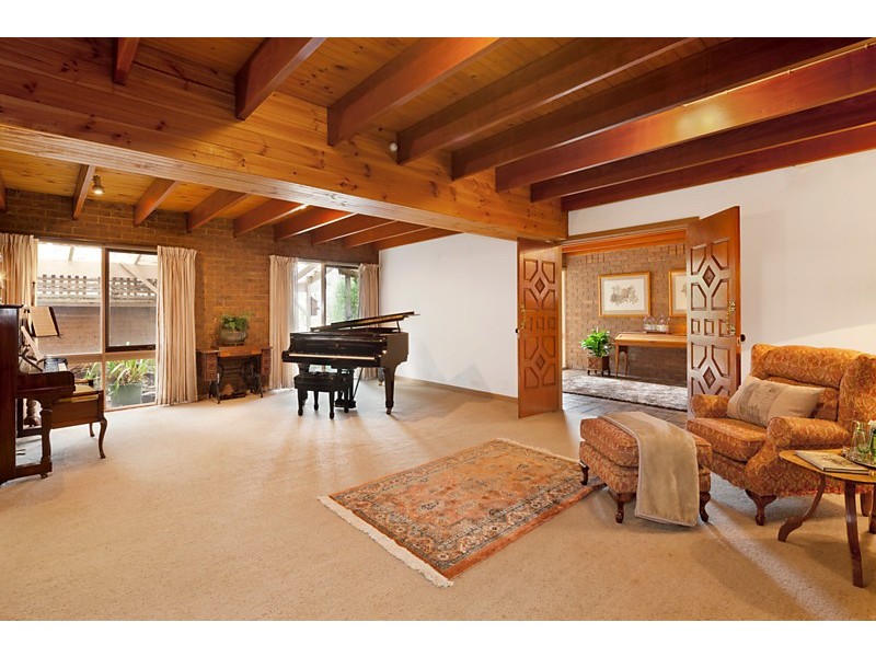 8 Salisbury Avenue, Blackburn VIC 3130