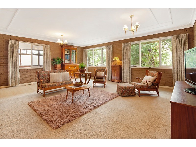 8 Salisbury Avenue, Blackburn VIC 3130