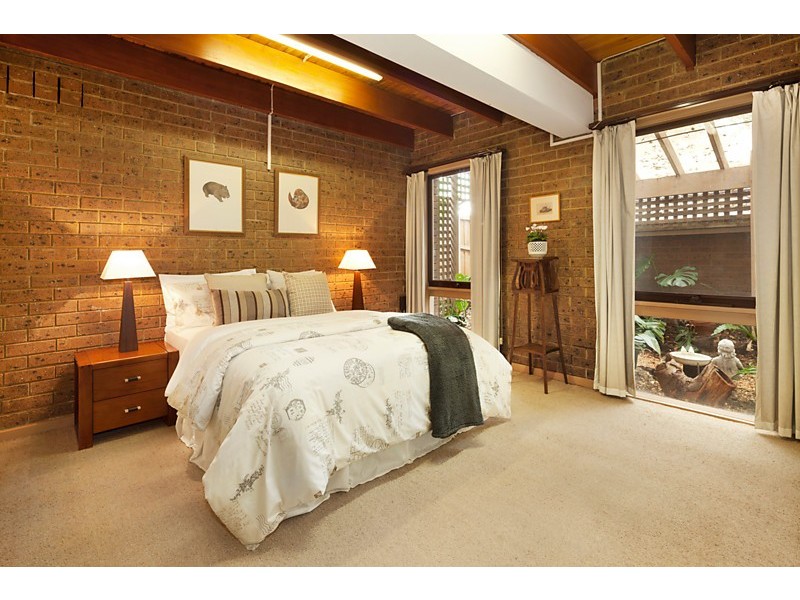 8 Salisbury Avenue, Blackburn VIC 3130