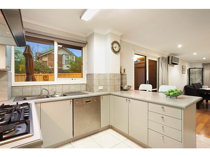 6/2 Vine Street, Blackburn VIC 3130