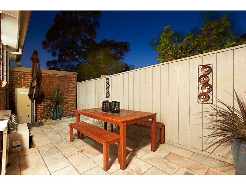 6/2 Vine Street, Blackburn VIC 3130