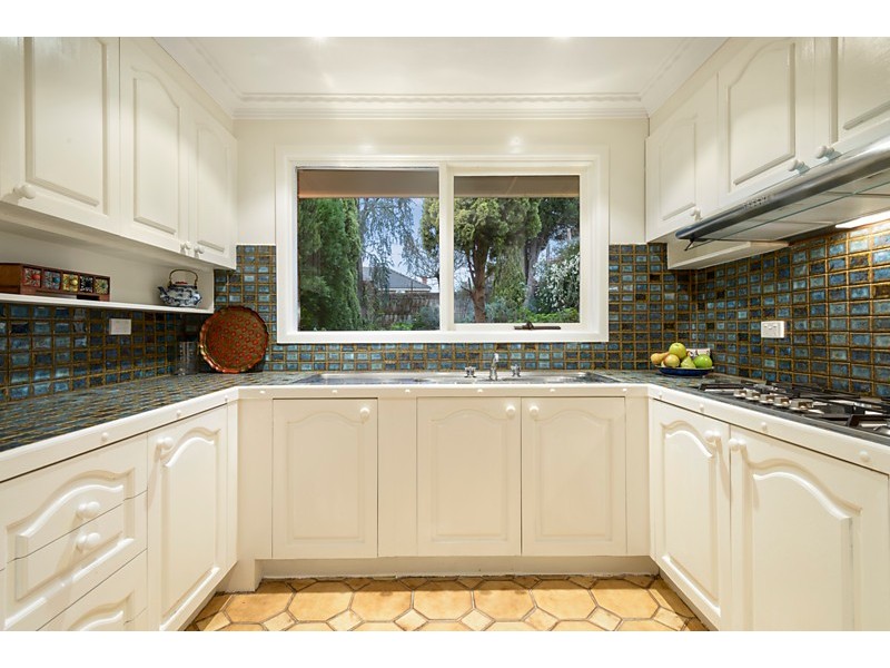 21 Raymond Street, Blackburn North VIC 3130