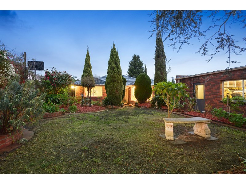 21 Raymond Street, Blackburn North VIC 3130