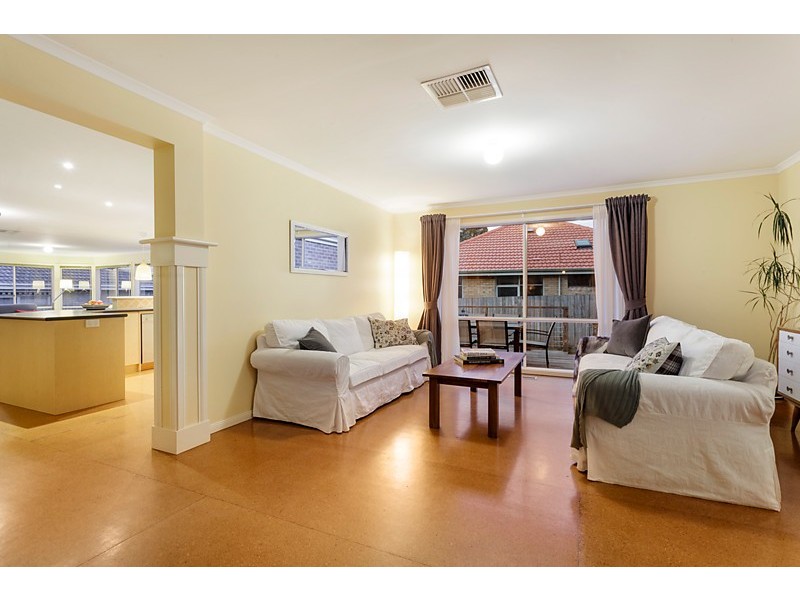 8  Bermuda Drive, Blackburn South VIC 3130