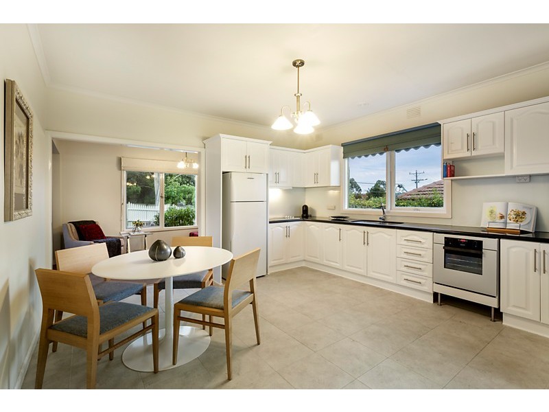 77 Woodhouse Grove, Box Hill North VIC 3129