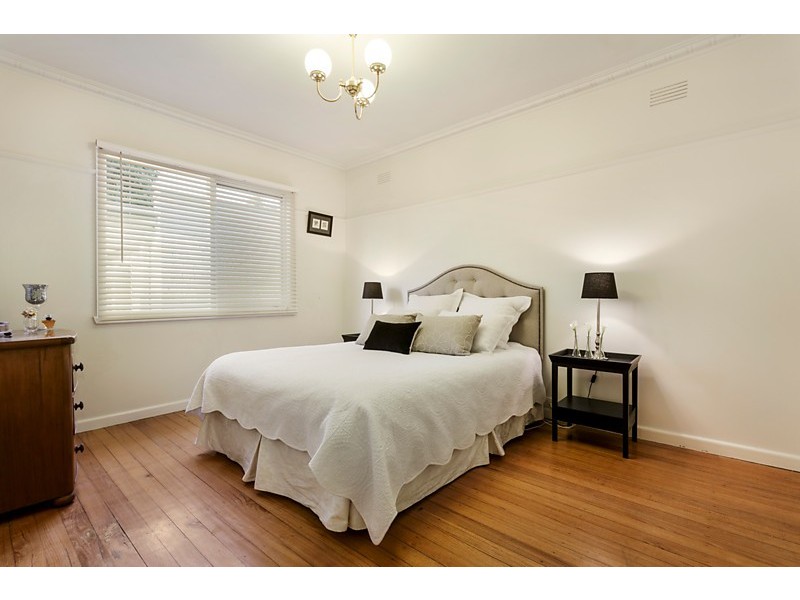 77 Woodhouse Grove, Box Hill North VIC 3129