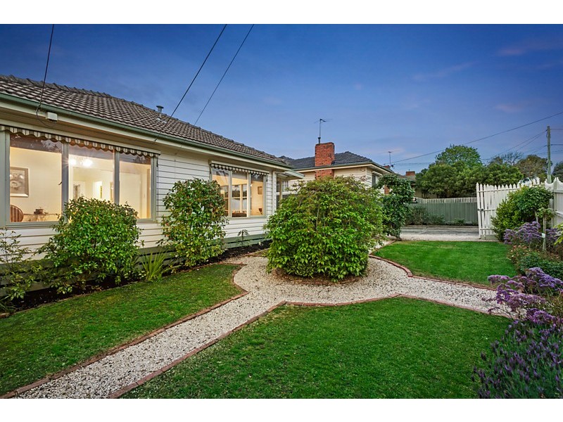 77 Woodhouse Grove, Box Hill North VIC 3129