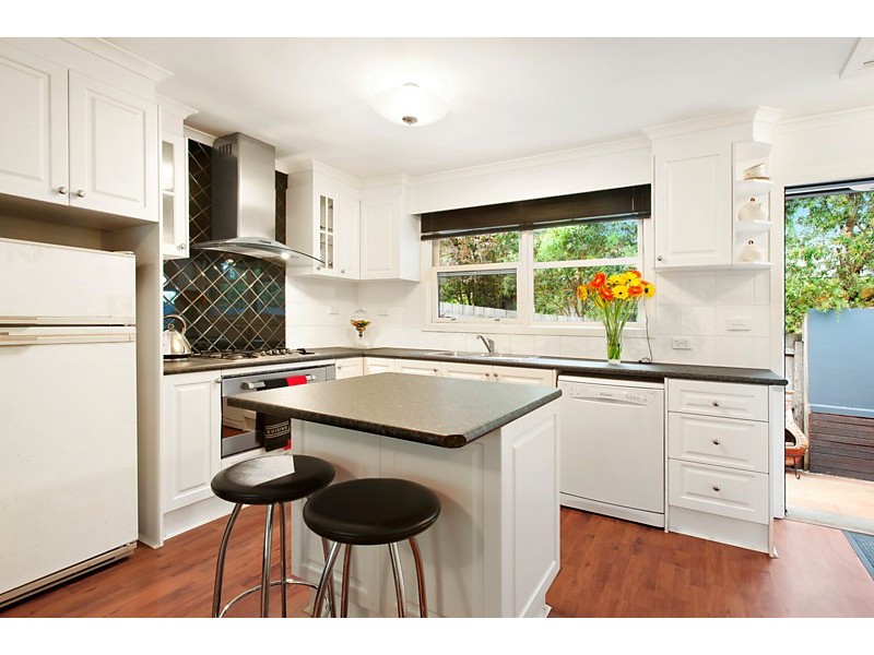 2/11 Sweetland Road, Box Hill VIC 3128