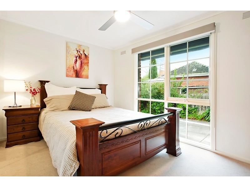 2/11 Sweetland Road, Box Hill VIC 3128