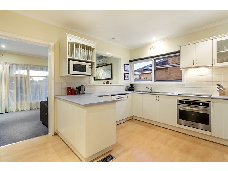 6 Bond Avenue, Blackburn South VIC 3130