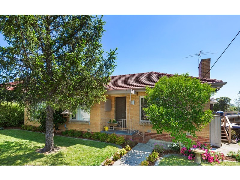 2 Vivian Street, Blackburn North VIC 3130