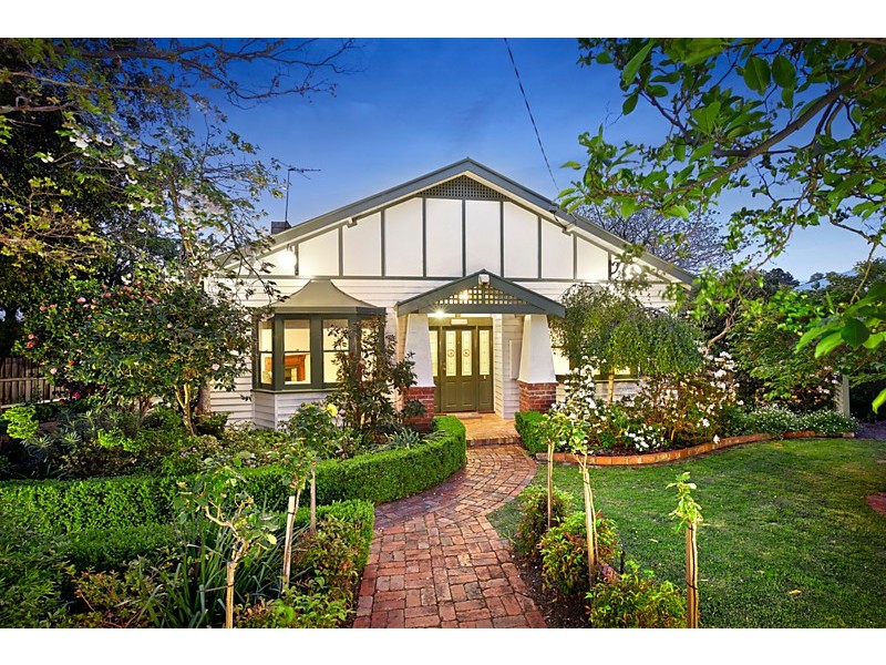 13 Walker Avenue, Mitcham VIC 3132