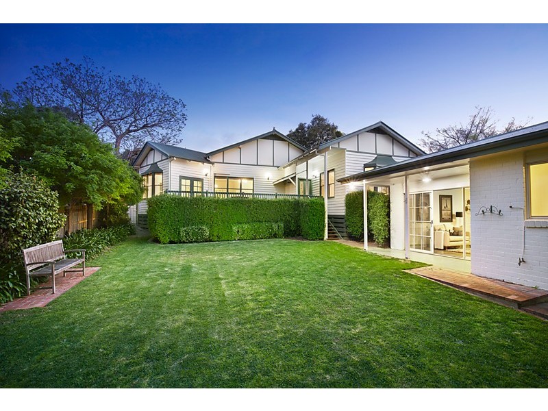 13 Walker Avenue, Mitcham VIC 3132