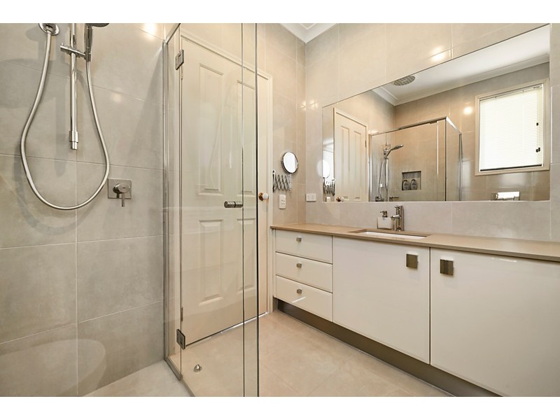 1/12 Burcote Street, Blackburn North VIC 3130