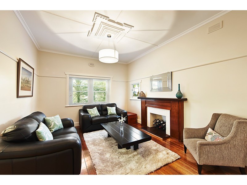 8 Springfield Road, Blackburn VIC 3130