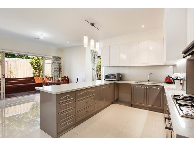 2/16 Merle Street, Blackburn North VIC 3130