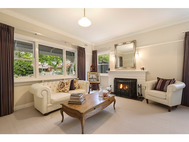 16 Pope Road, Blackburn VIC 3130