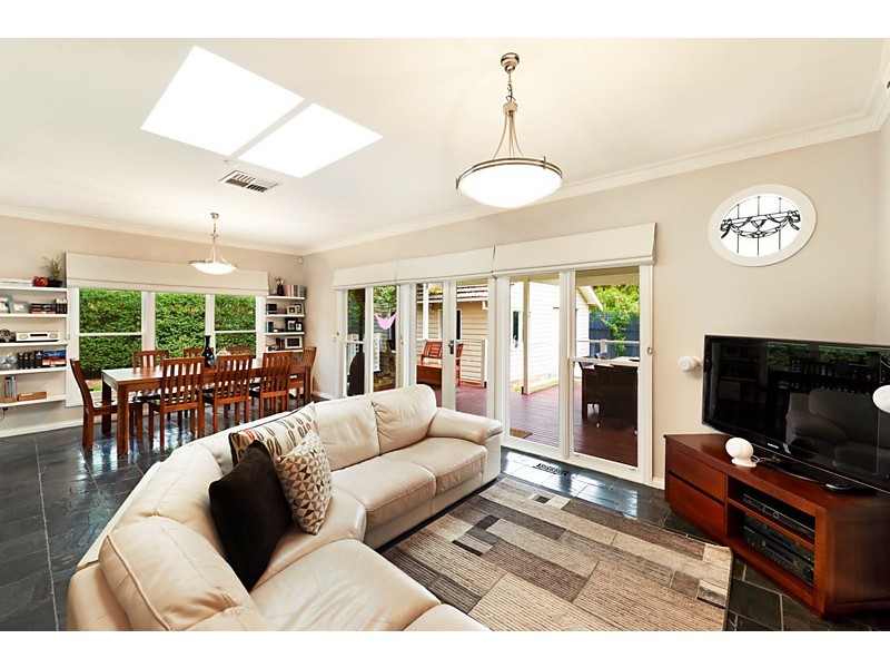 16 Pope Road, Blackburn VIC 3130