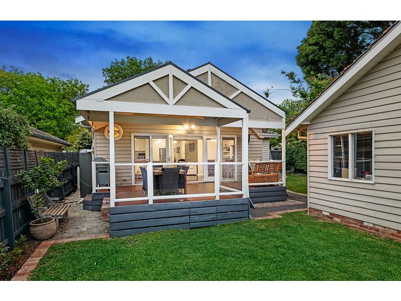 16 Pope Road, Blackburn VIC 3130