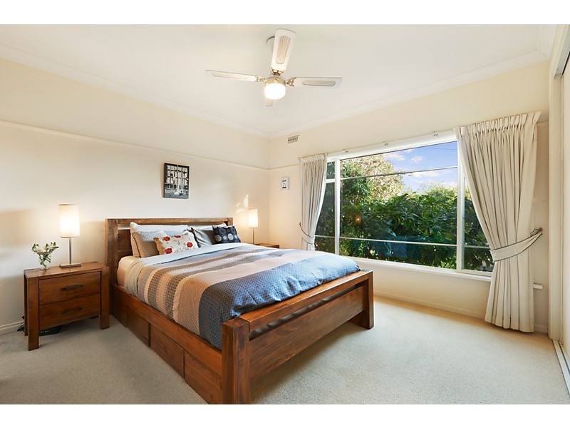 15 Dixon Grove, Blackburn VIC 3130