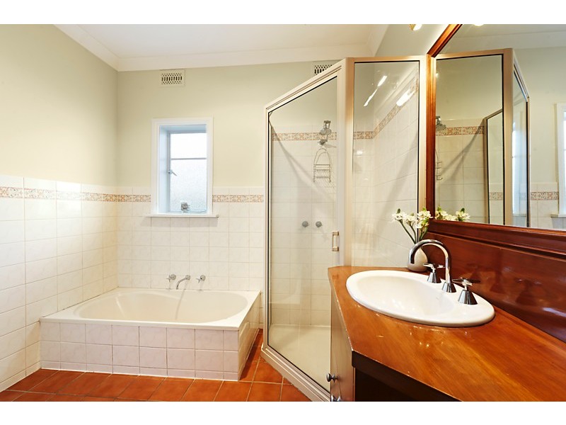 15 Dixon Grove, Blackburn VIC 3130