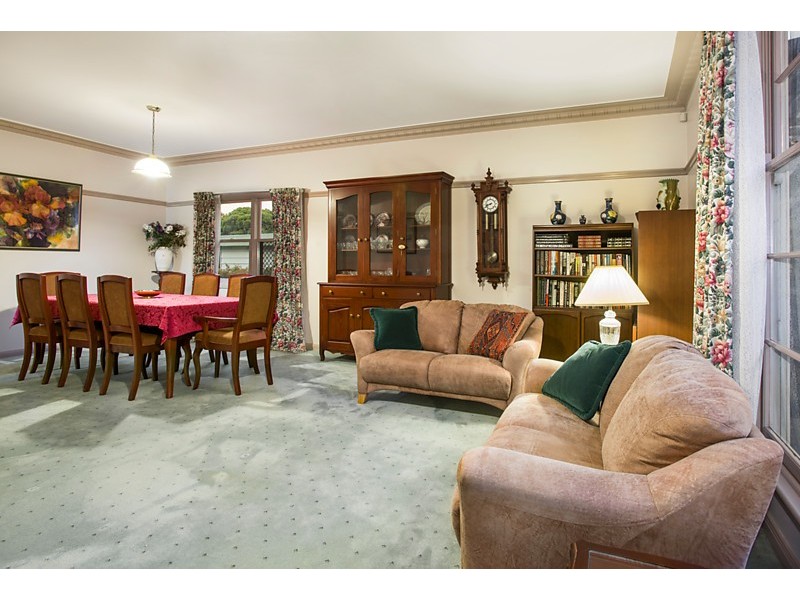 16 Gay  Street, Blackburn North VIC 3130