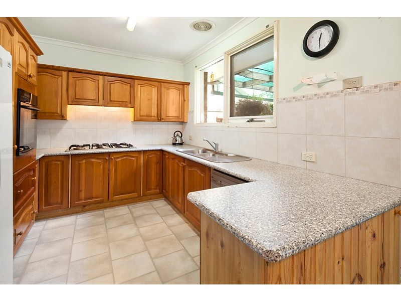 16 Maldon Crescent, Doncaster East VIC 3109