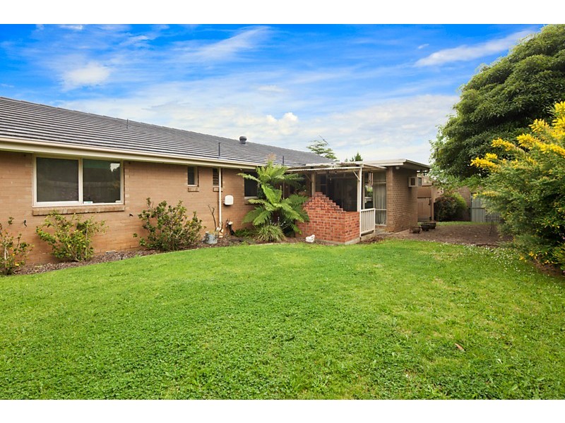 16 Maldon Crescent, Doncaster East VIC 3109