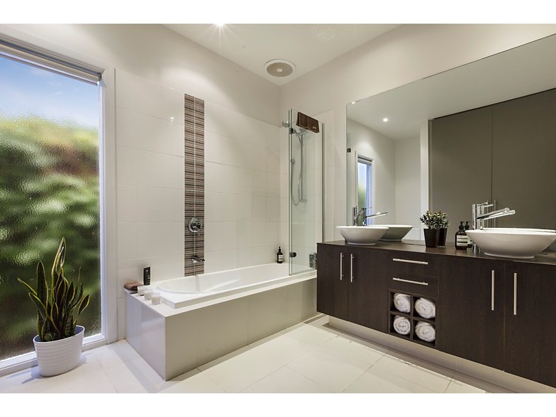 92 Orchard Grove, Blackburn South VIC 3130