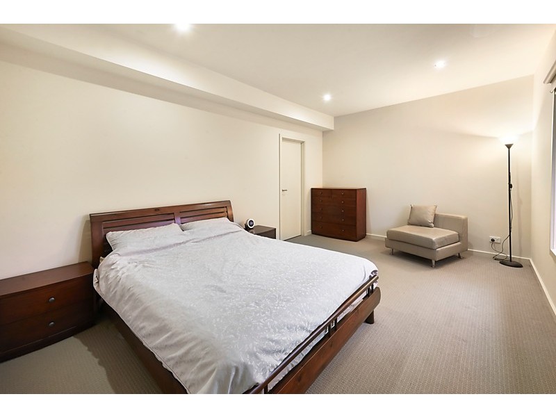 2 Edith Lane, Box Hill North VIC 3129