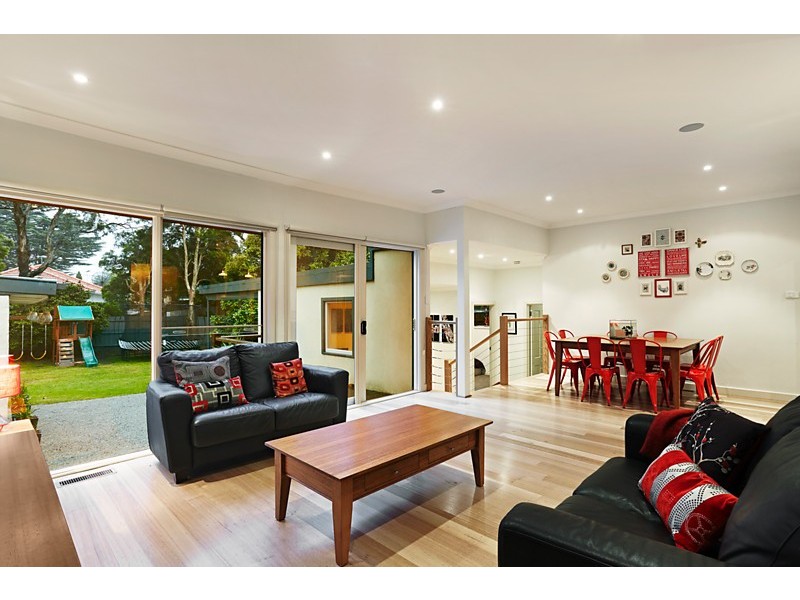 4 Ronley Street, Blackburn VIC 3130