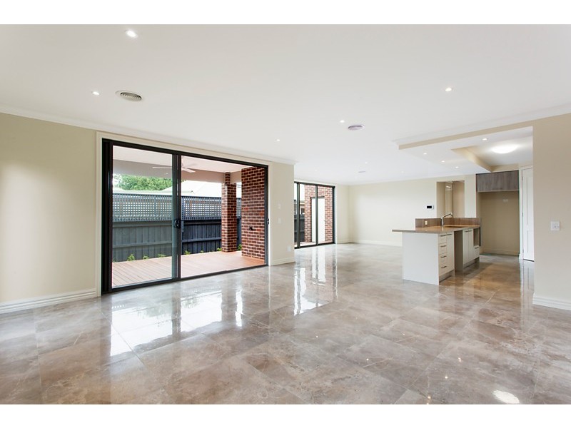 3B Jean Street, Forest Hill VIC 3131